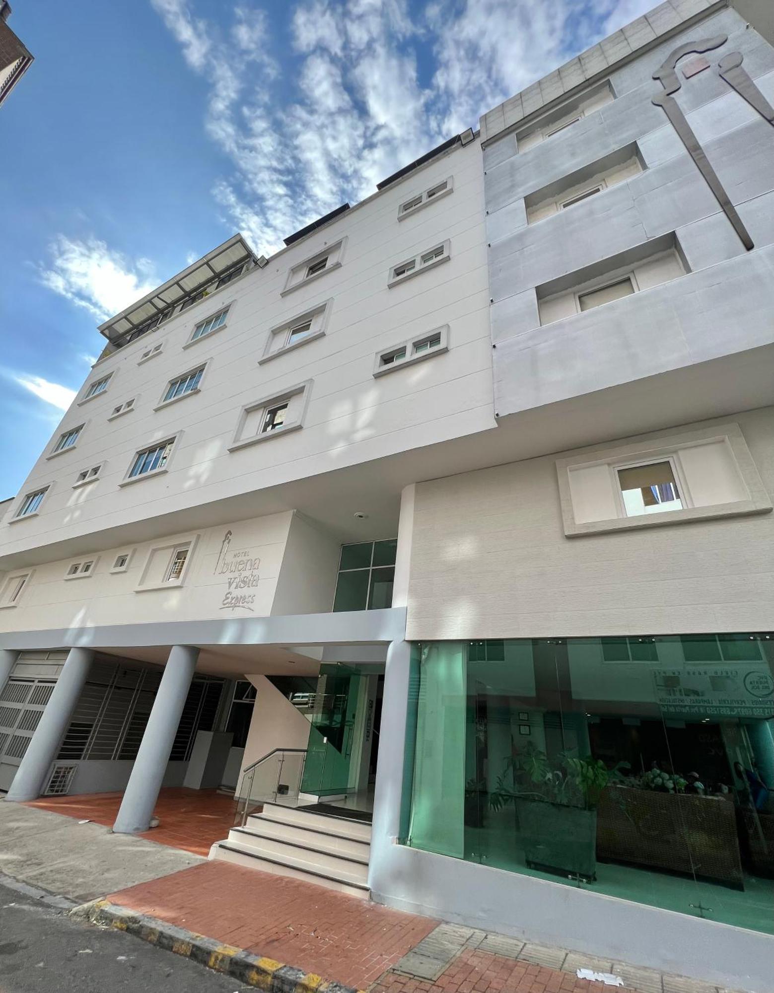 בוקארמנגה Hotel Buena Vista Express מראה חיצוני תמונה